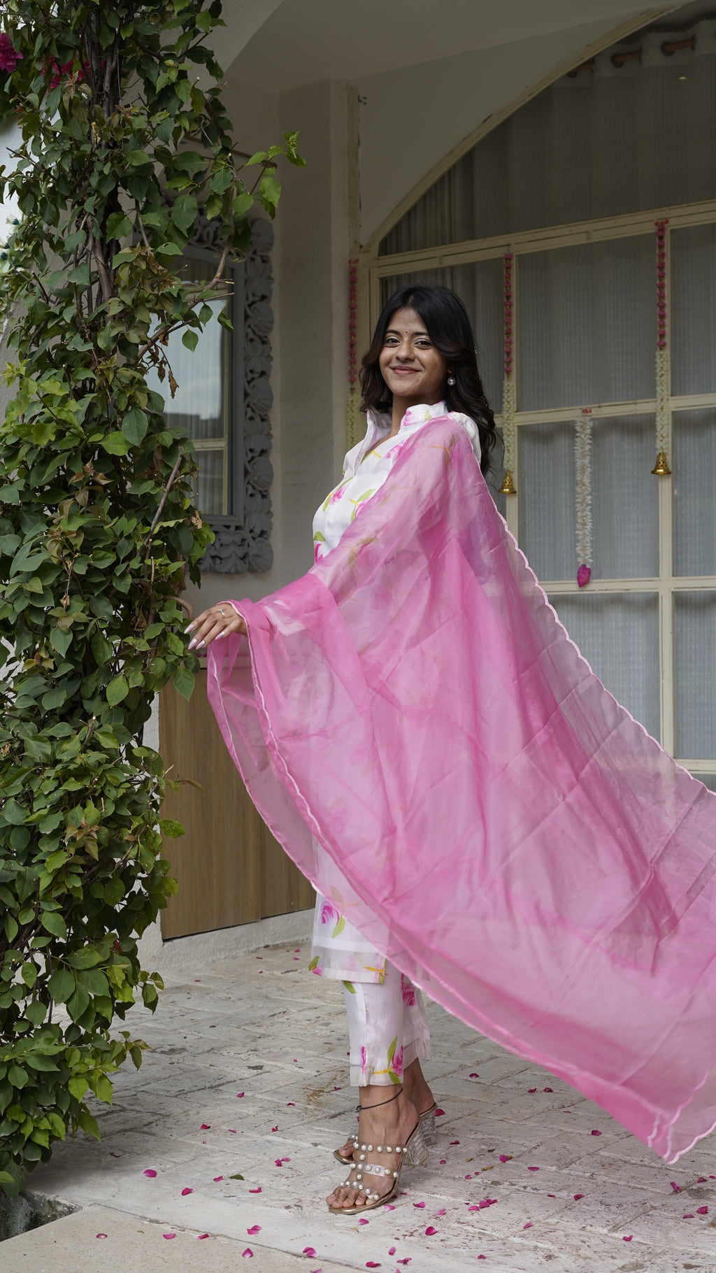 PICHOLA White Floral Straight Kurta Set