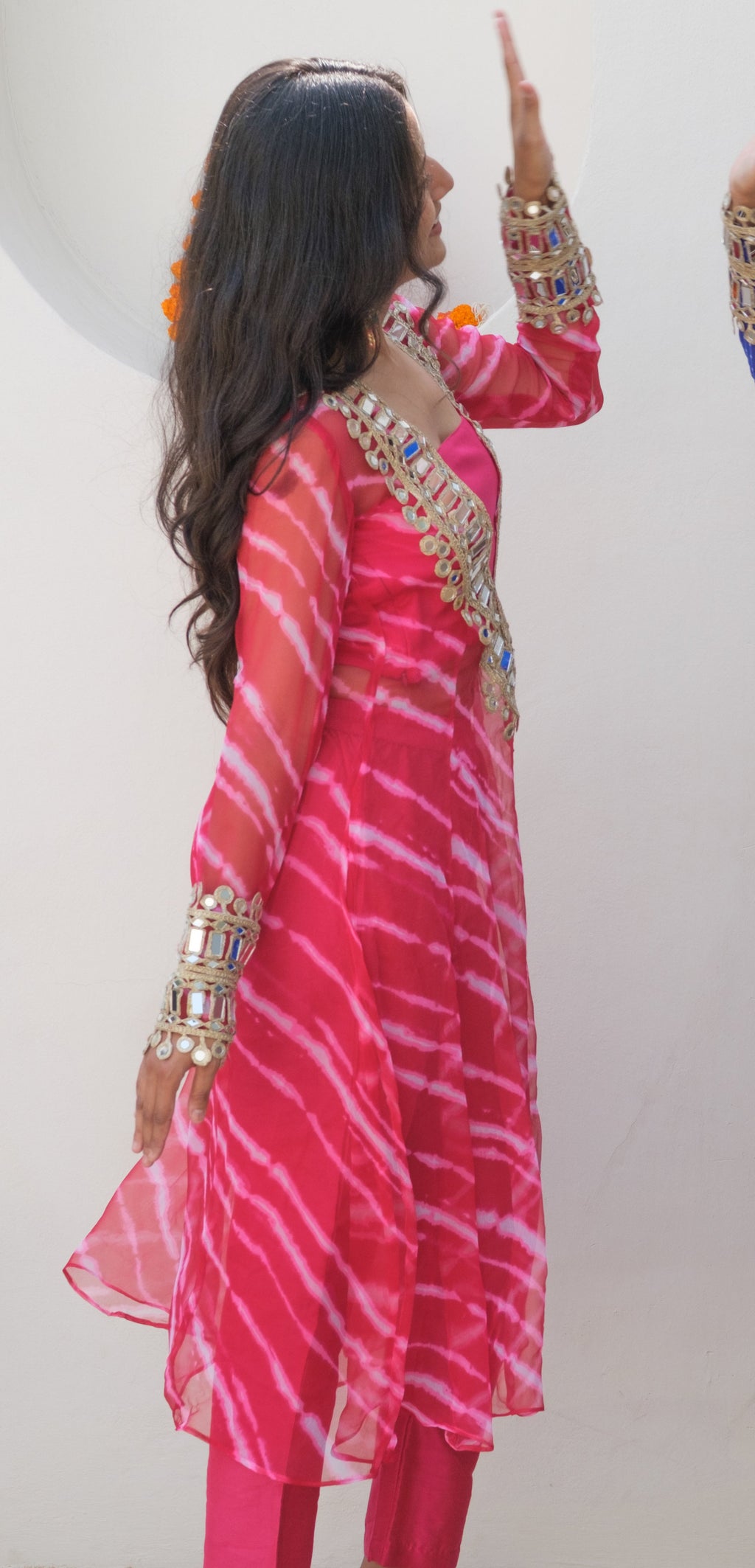 AAINARI Leharia Pink Mirror Work Set